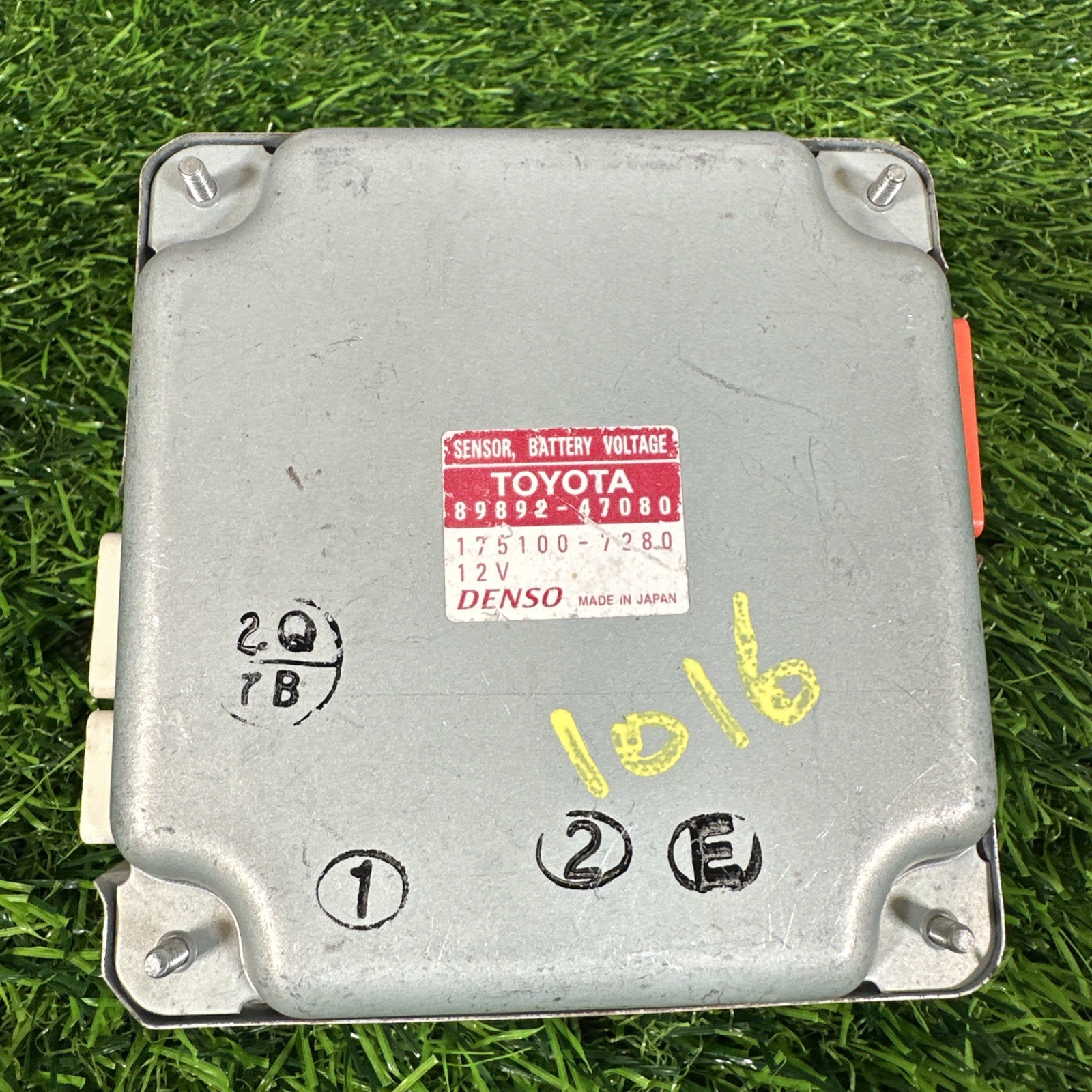 Toyota Prius Hybrid 2011-2015 Bettery Voltage Sensor Control module 89892-47080