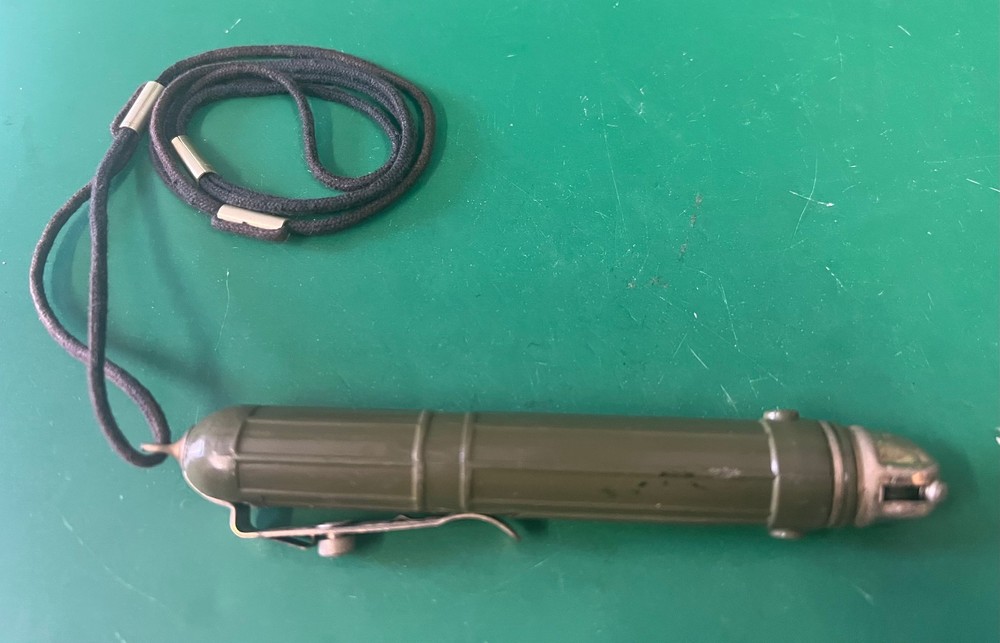 AIR FORCE NAVIGATOR’S TYPE A-6B PENLIGHT W/LANYARD