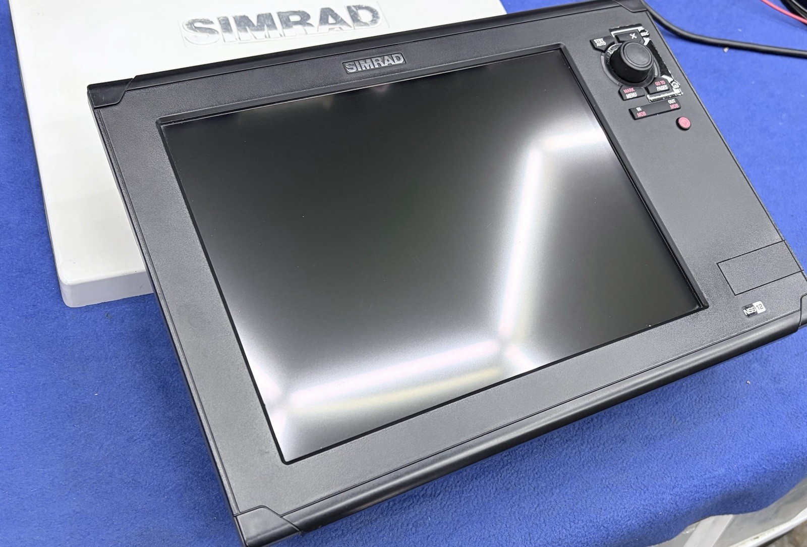 Simrad NSS 12 Sport GPS Chartplotter Sonar Multifunction Display W/ Cover