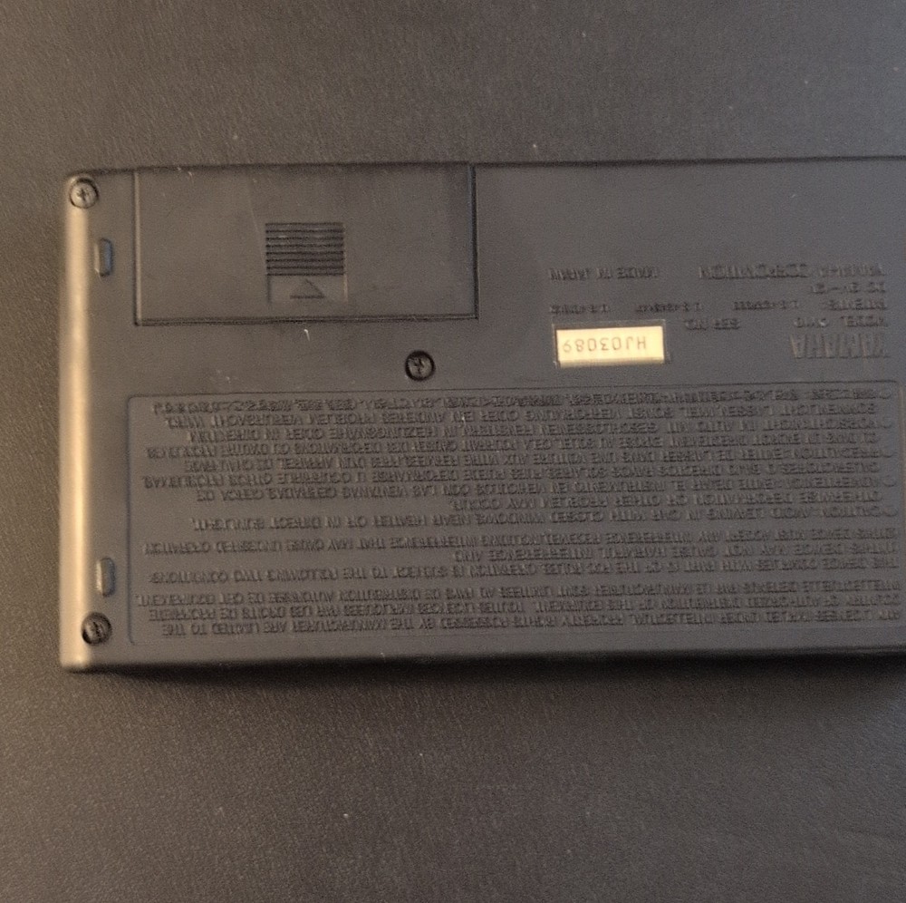 Yamaha QY10 Battery Powered Digital Tabletop Sequencer with Original Case