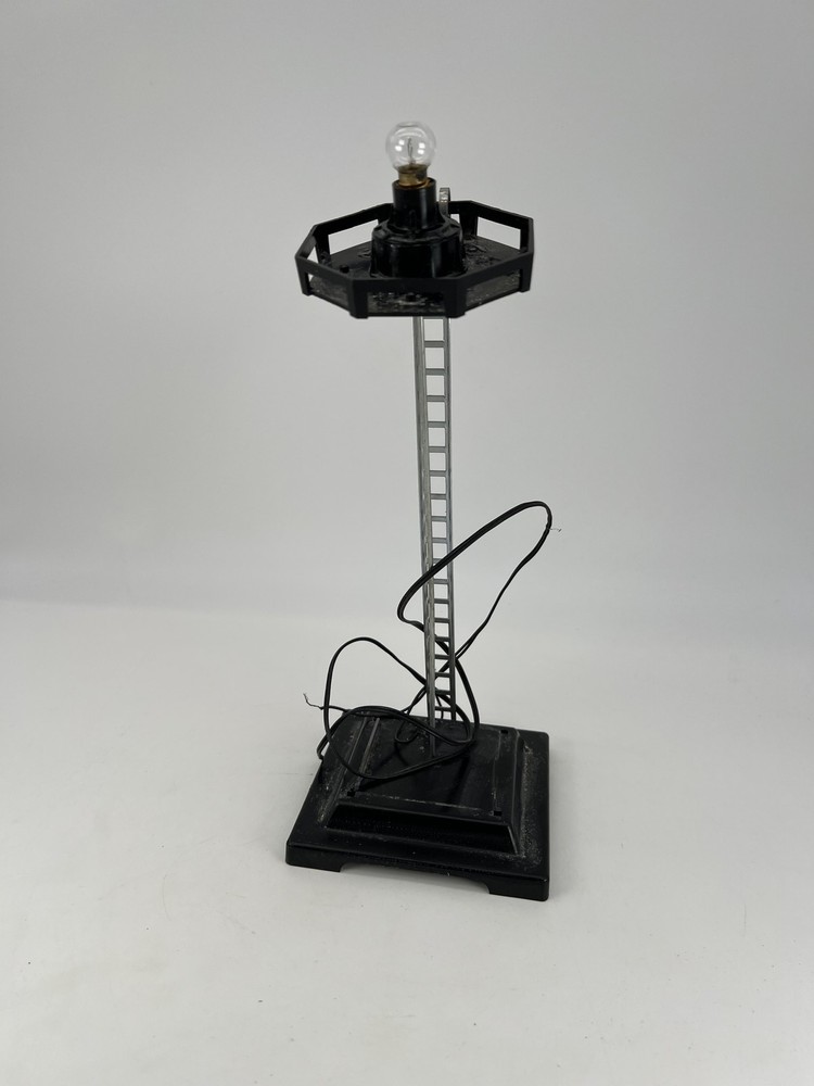 Marx O Gauge  Street Lamp with Base Light Post Accessory Untested