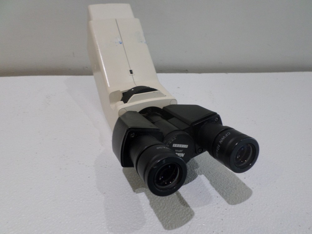 Nikon CFWN 10x/20 Microscope Eyepieces w/ Microscope Arm