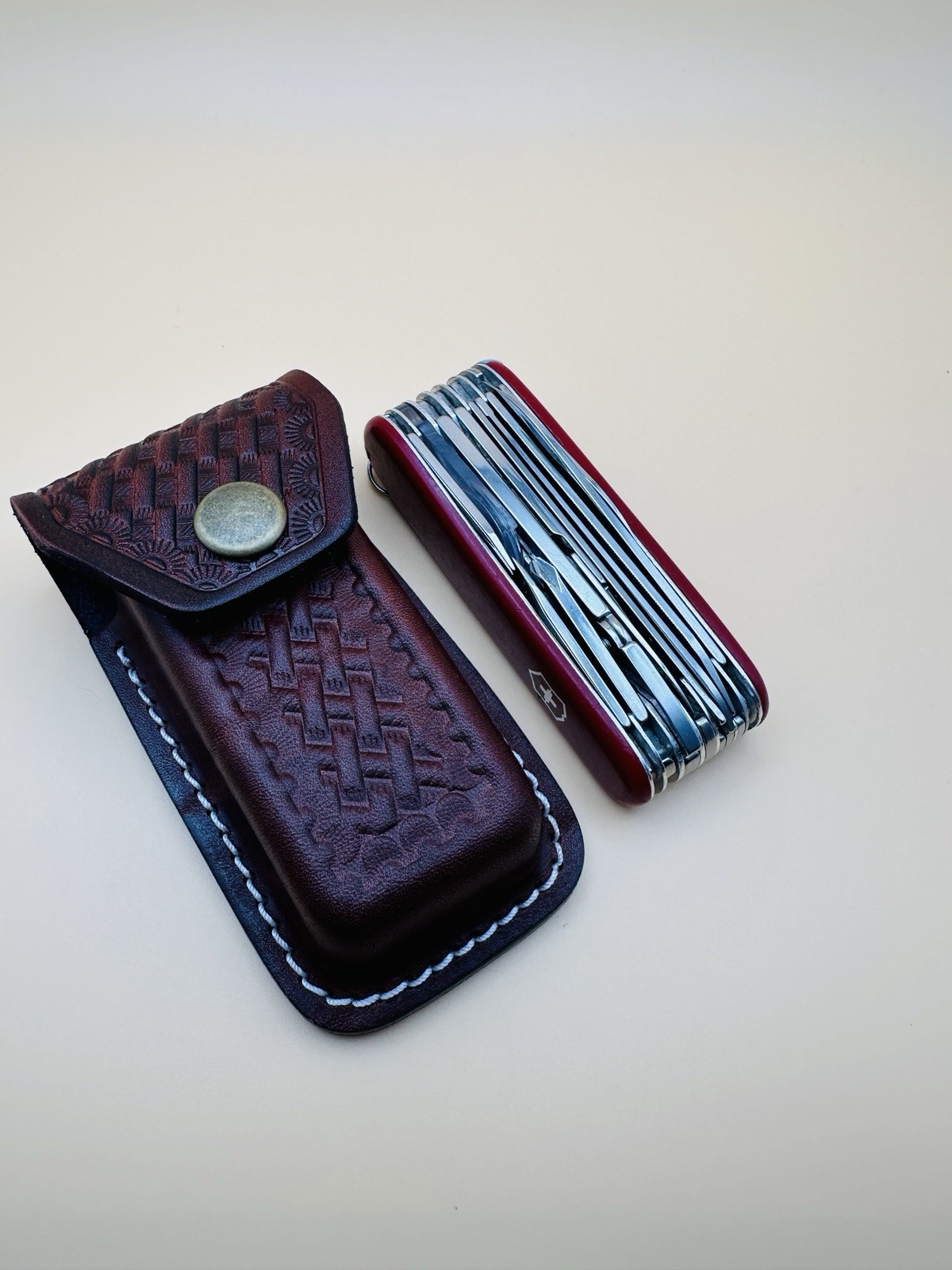 Leather Sheath Pouch Fits Victorinox Swiss Champ & 6–7 Layer Swiss Army Knives