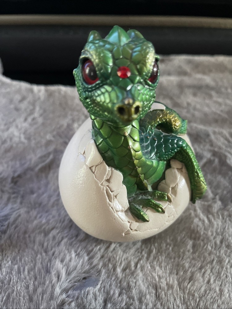 Windstone Editions - Hatching Empress Dragon - Emerald - RETIRED - 1996 - Pena