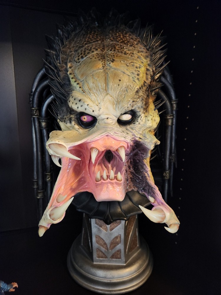 Wolf Predator Life-Size Bust Sideshow Collectibles
