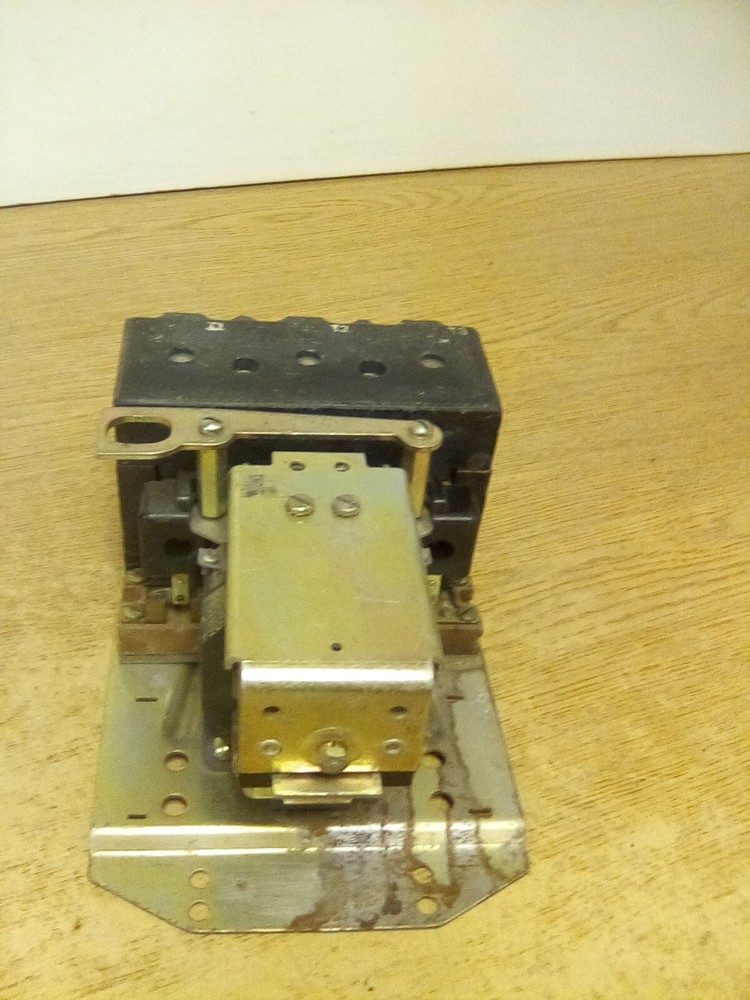 Square D Contactor W/ A1707 Coil