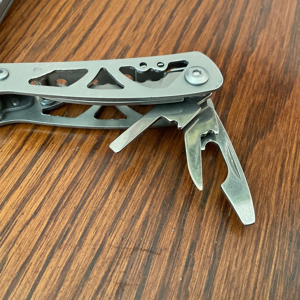 Small Multi Tool with pouch