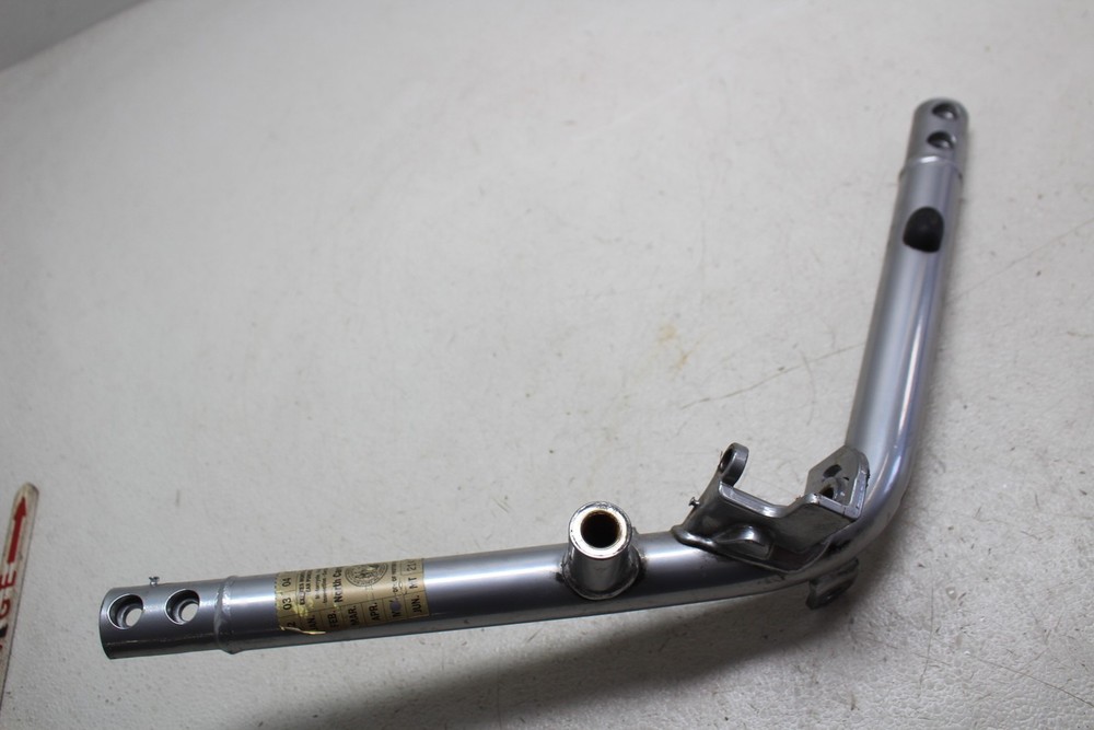 2002-2006 Harley-davidson V-rod Vrsca Right Lower Frame Rail Support Subframe