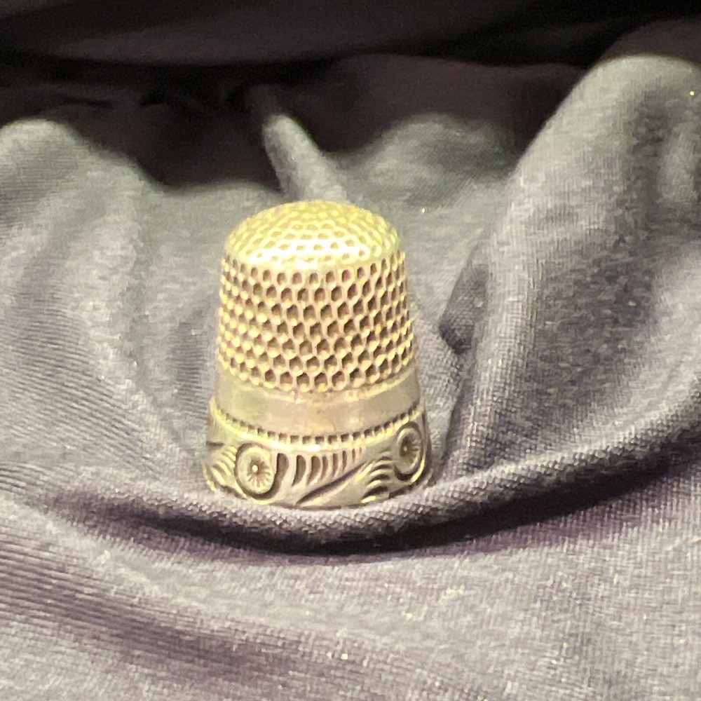 Antique Sterling Silver Thimble “Fluted No Monogram “Size Unknown”