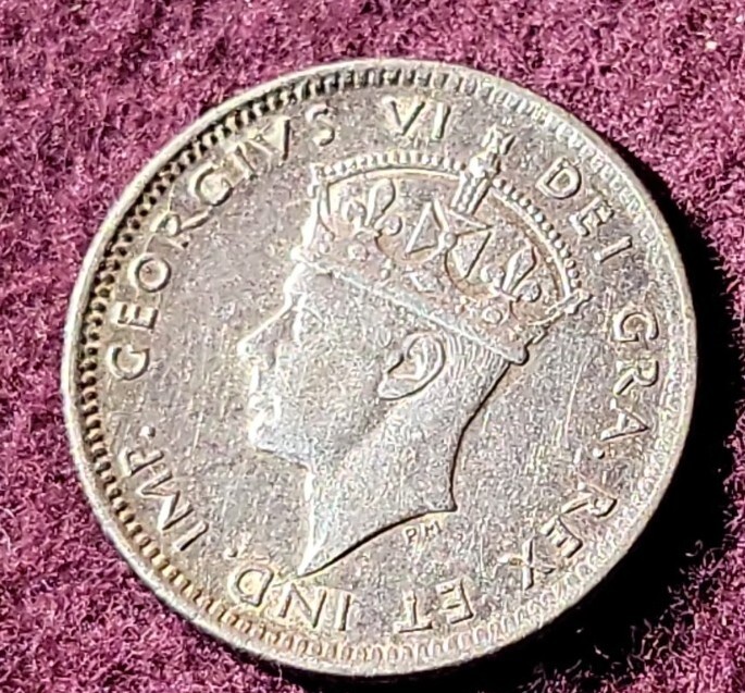 1944-C NEWFOUNDLAND CANADA 10 cent silver - Solid AU stk#k910