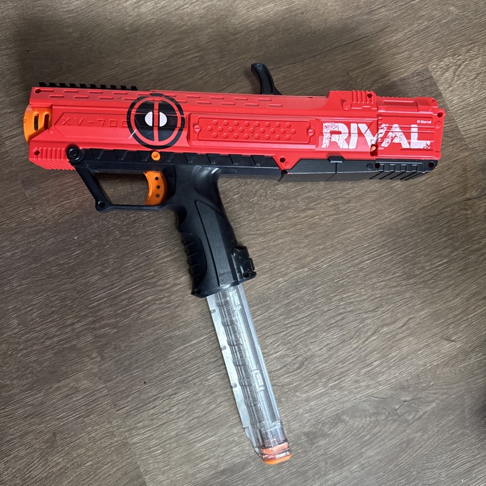 NERF Rival Apollo XV-700 2 Blaster Deadpool With Magazines