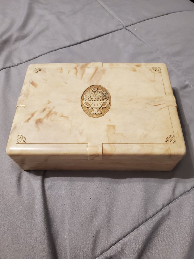 Vintage Schraffts Chocolate Candy Box
