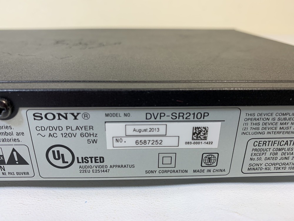 SONY DVP-SR210P Progressive Scan CD/DVD Player with Remote - Works
