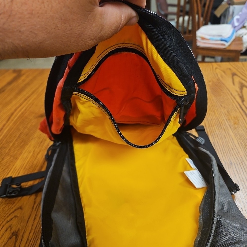 EMS Eastern Mountain Sports Aqua Day Backpack Hydration Bladder