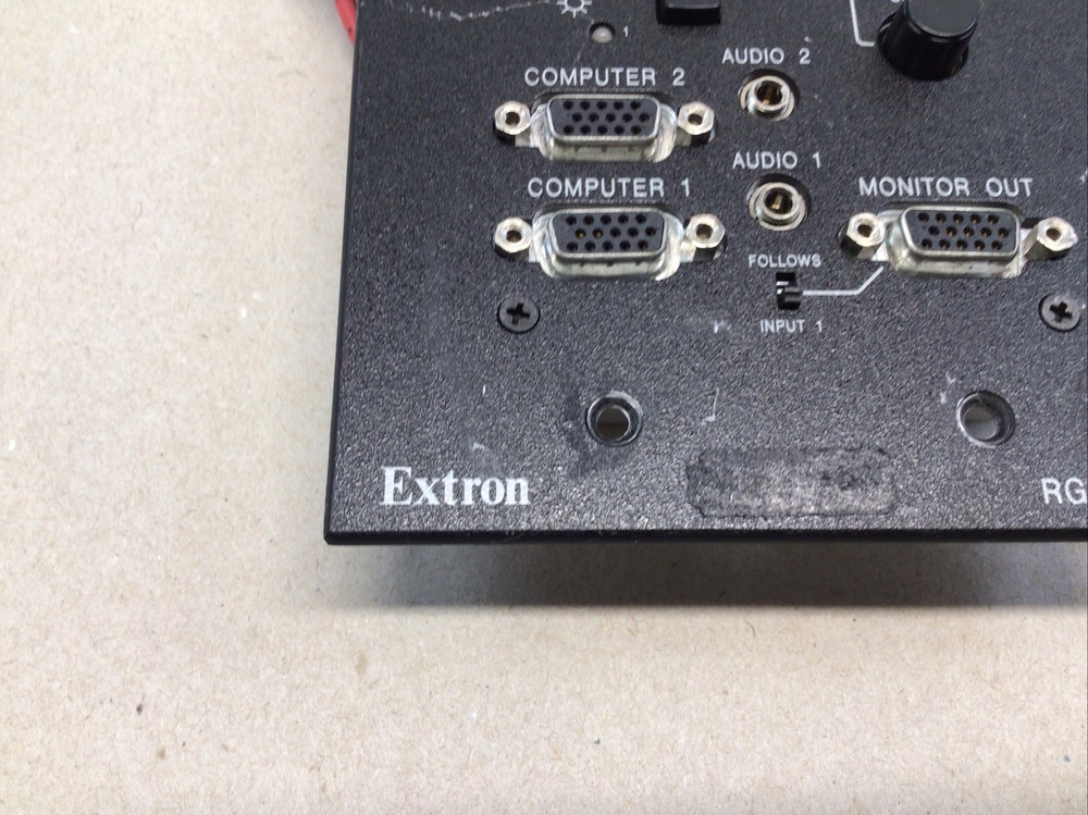 Extron RGB 472xi With Wall Plate bl0101