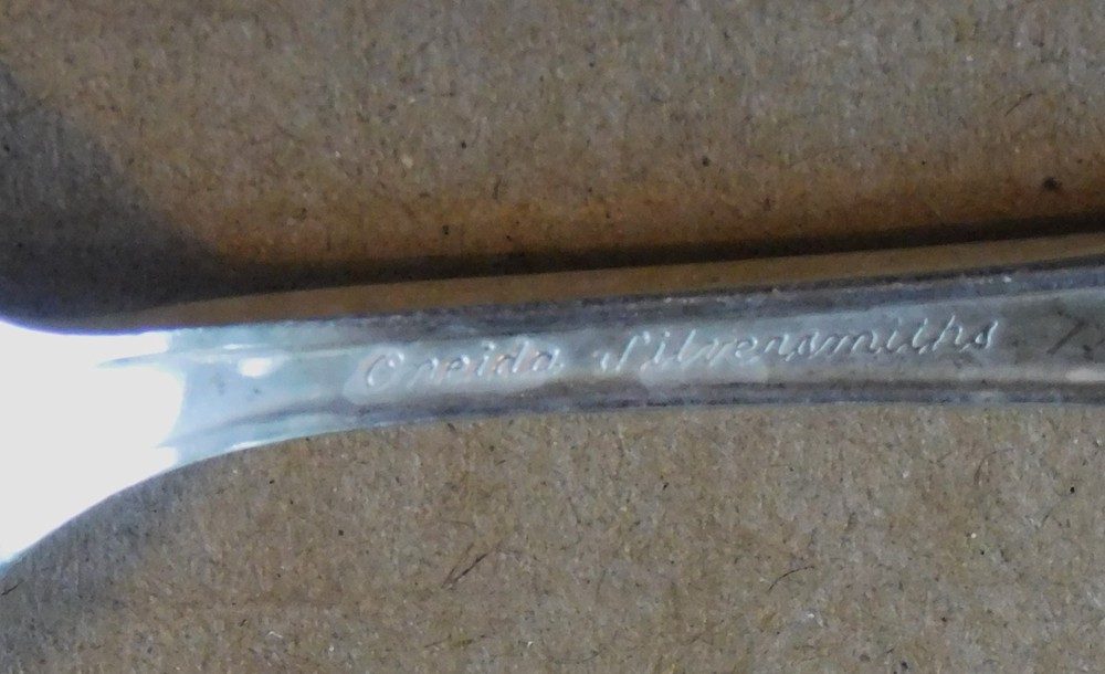 ONEIDA Silverplate ~ SENECA ~ PATTERN 5 7/8" TEASPOON - 1927