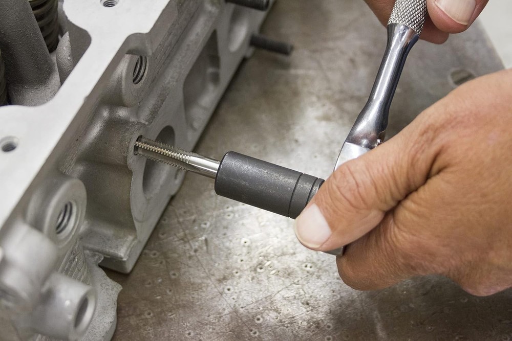 Tap Socket Set Bolt Gripping Set for DIY Enthusiast Tapping Chasing Threads Easy