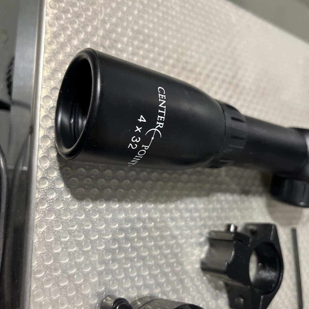Center Point Rifle Scope 4x32 In Pre Owned Condition