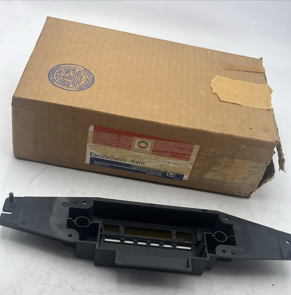 70s 80s Delco Cadillac Stereo Radio FACE ONLY FM / AM 8 Track Player 16003174