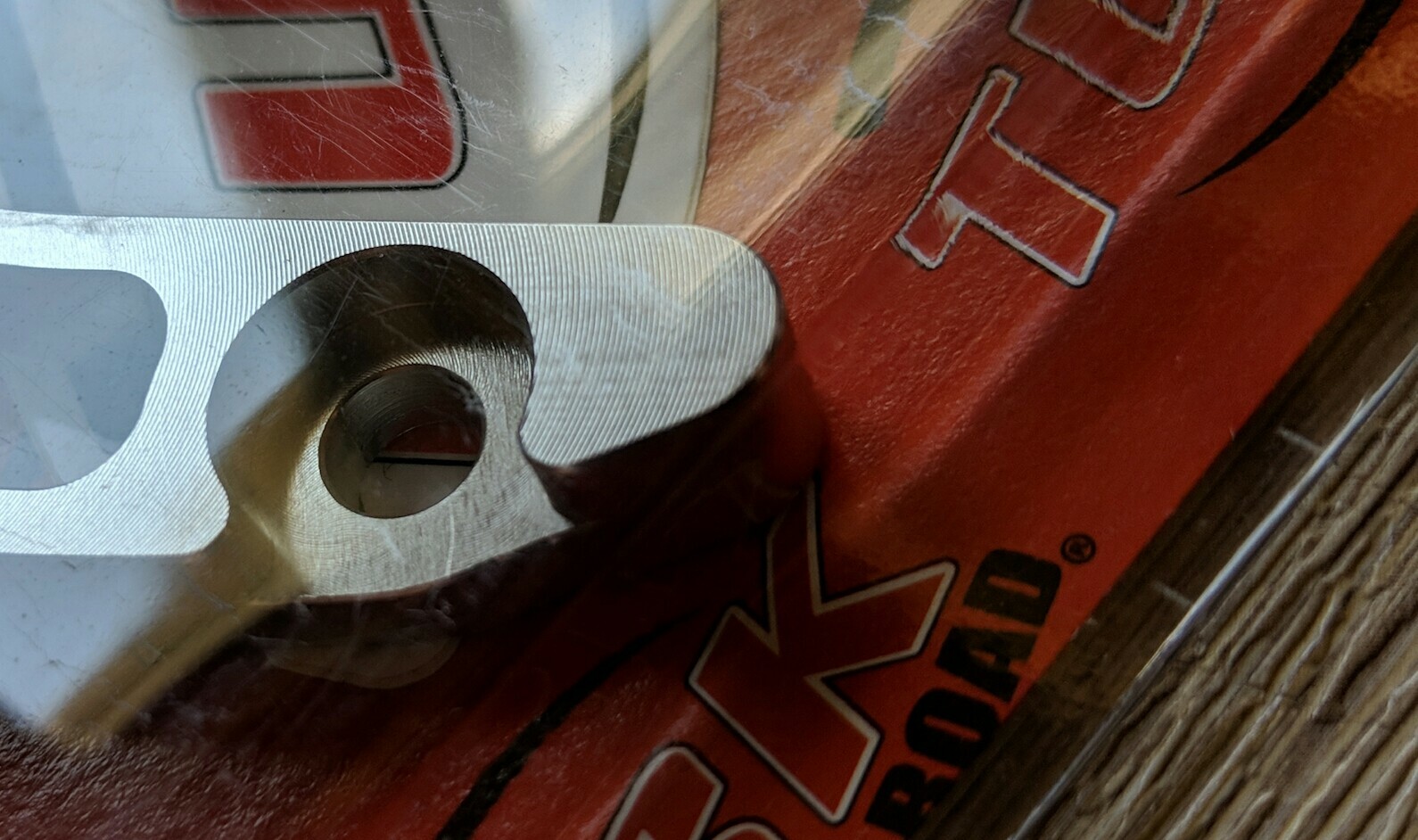 Tusk Aluminum Case Saver Yamaha Raptor 700 700R 2006–2025 Chain Guard (010)