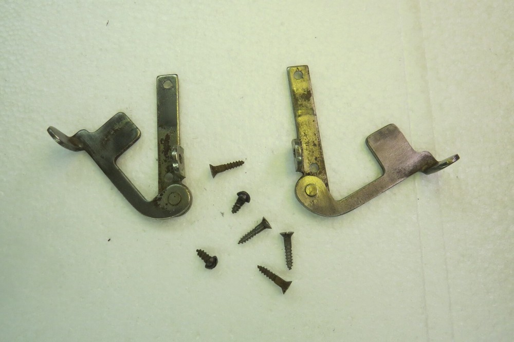 Original Edison Standard Lid Locks & Mounting Screws
