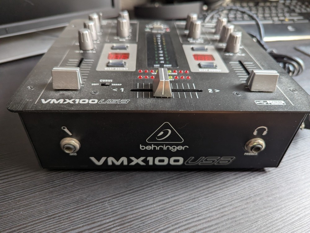 Behringer VMX100USB Professional 2-Channel DJ Mixer