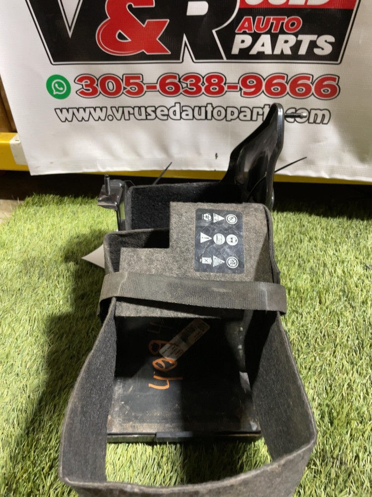 ✅ 2018 JEEP COMPASS Battery Tray OEM