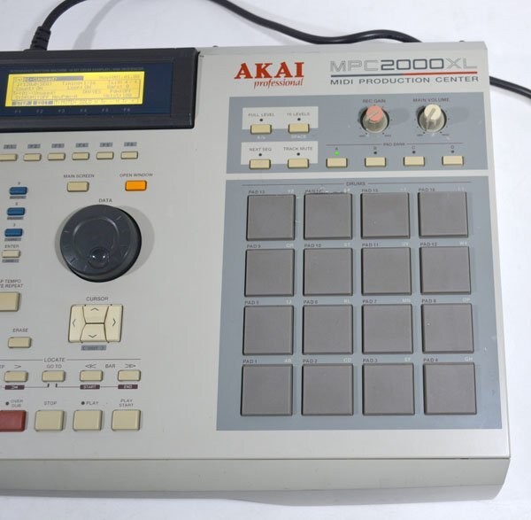 AKAI MPC2000XL Sampler Sequencer Drum Machine Tested Working Japan