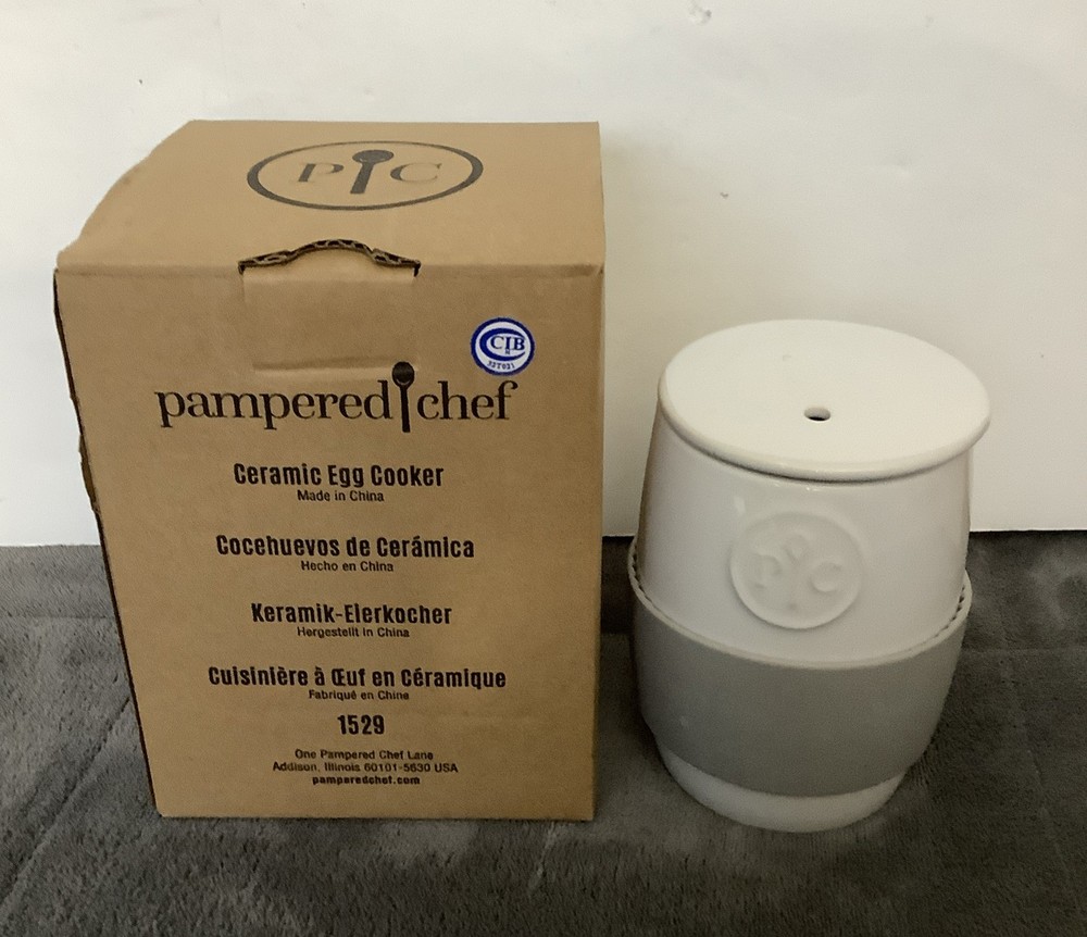 Pampered Chef Ceramic Egg Cooker #1529 White