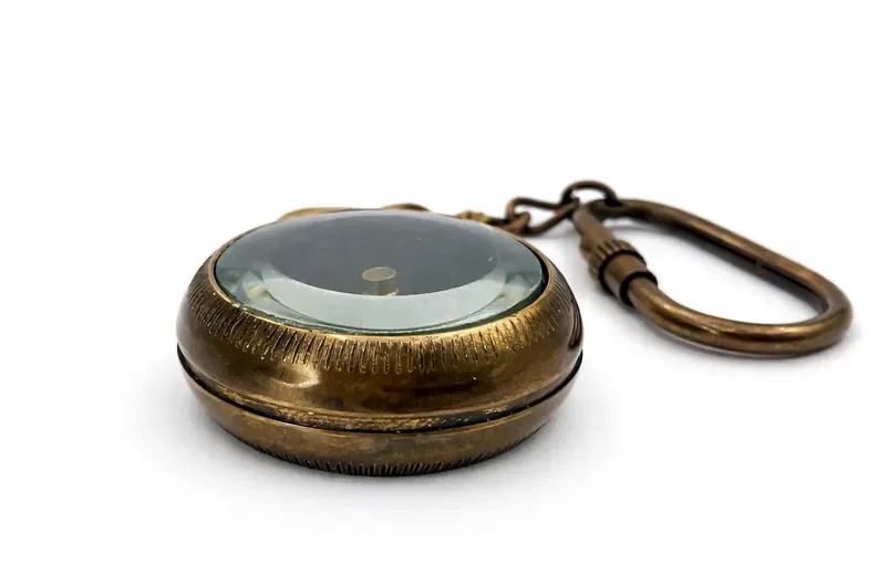 Personalized keychain compass - Custom engraved | keyring, Groomsmen Gift.