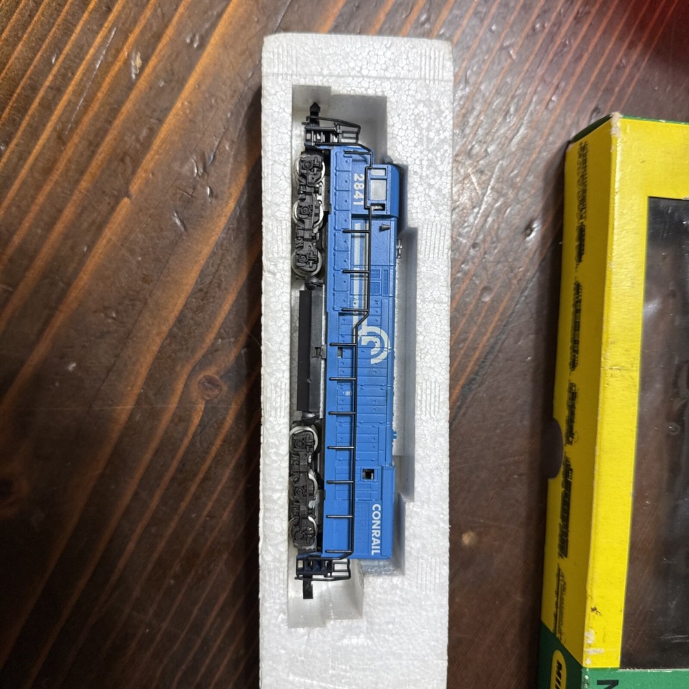 Minitrix N Scale Conrail 2841 Locamotive Engine with box 2009
