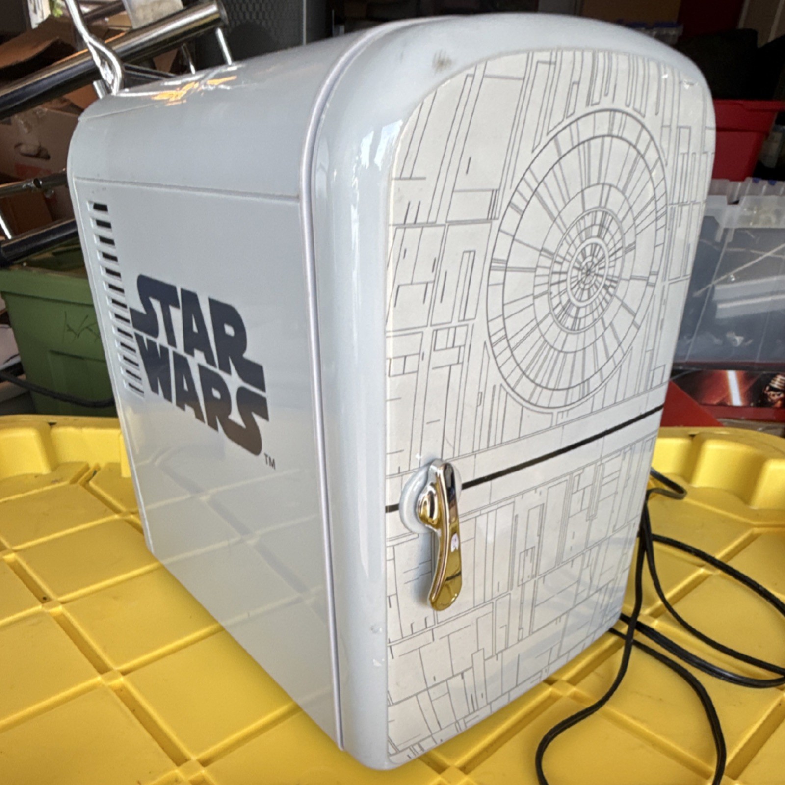 Star Wars Death Star Mini Fridge White Gloss Tabletop 110V Single Door