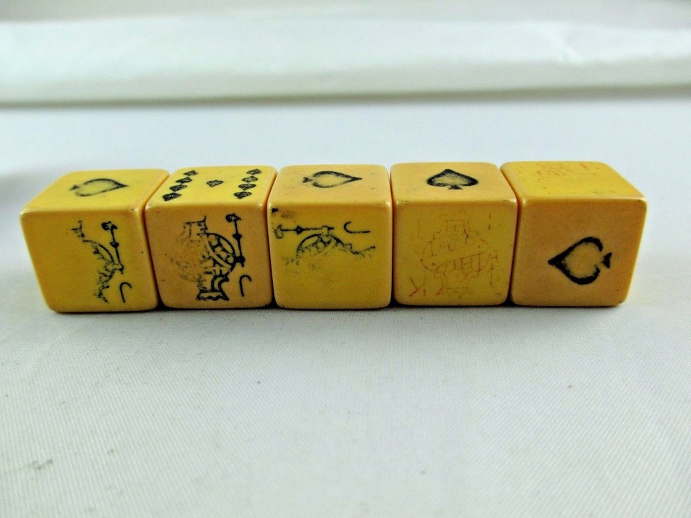 Vintage BAKELITE POKER DICE & Case 688C
