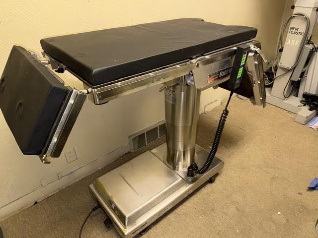 SKYTRON 6500 HD O.R. table