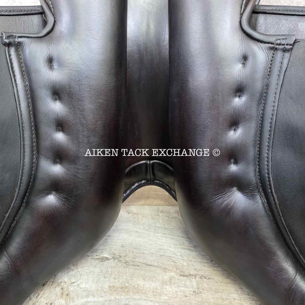 2017 County Solution Jump Saddle, 17.5" Seat, Narrow Tree (Read Description)