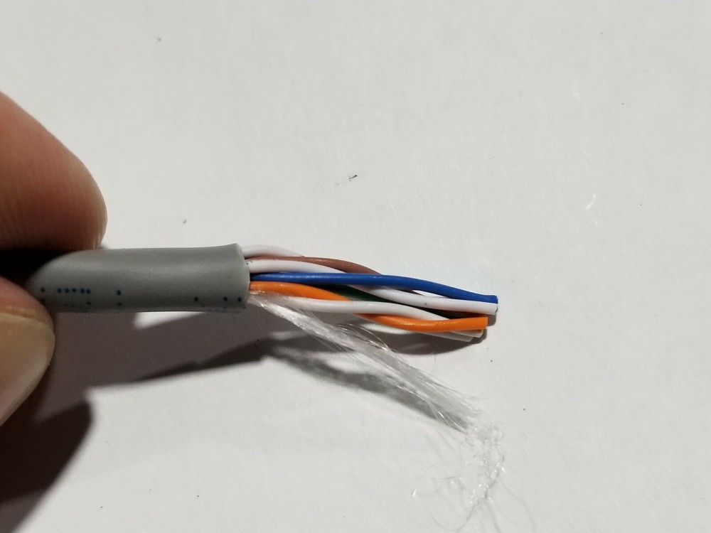 Berk-Tek 24/4P HyperPlus Cat5E Riser U/UTP Network Cable Gray /100ft