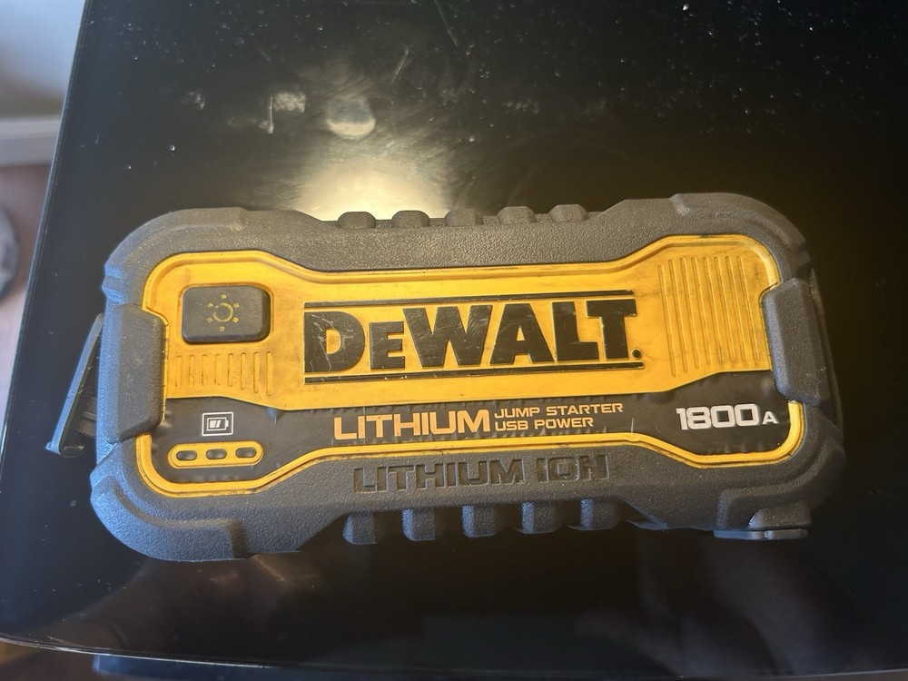 DEWALT 1800 Amp Jump Starter