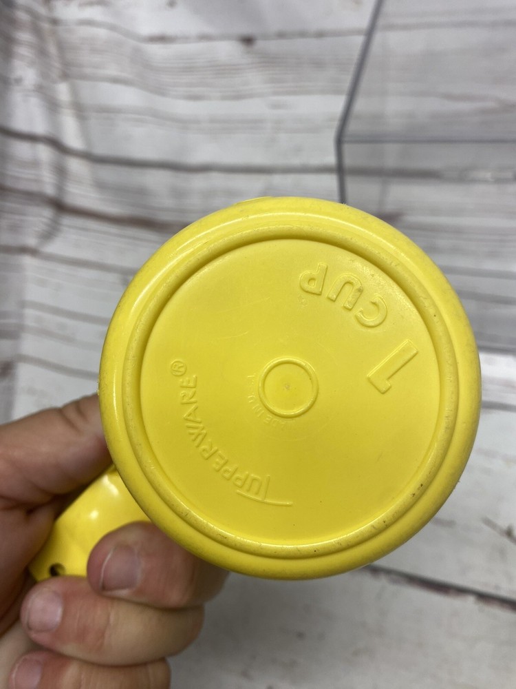 Tupperware Measuring Cups Yellow 4 Pcs