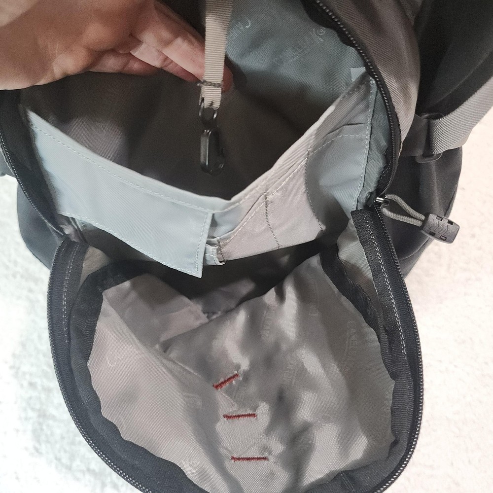 CamelBak Cloud Walker Hydration Pack Backpack Black Gray w/ Reservoir Bladder