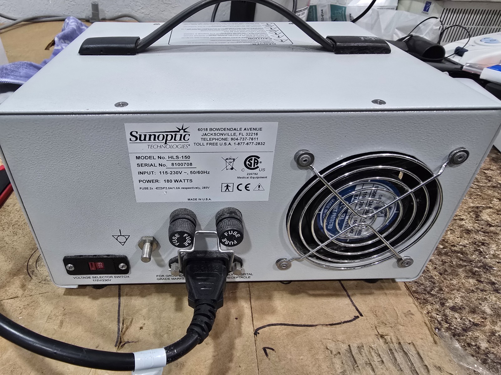 Medtronic Sunoptic HLS-150 Halogen Light Source as pictured working