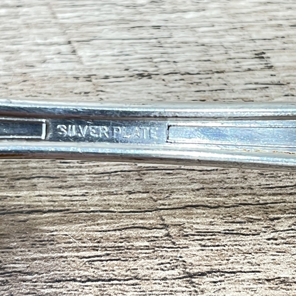 National Silver Co. NTS30 Pattern Wreath Silverplate Pie / Cake Server