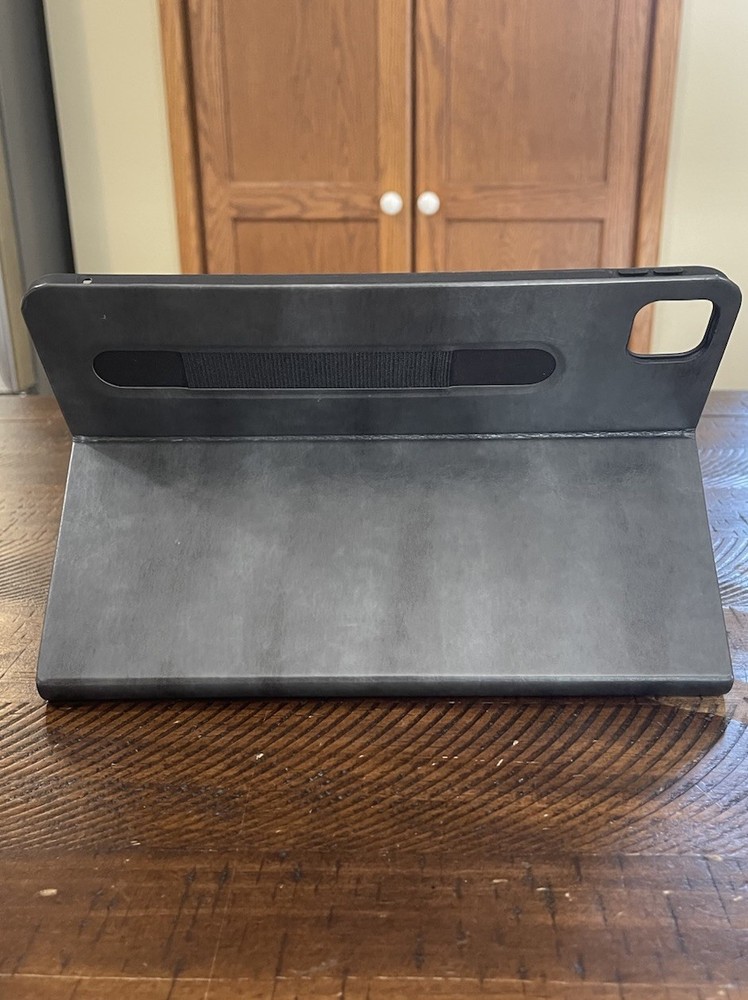 Auto Wake/Sleep Embossed Folio Cover for iPad Pro 11, Black