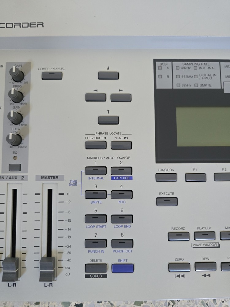 Roland DM-800 Digital Audio Workstation - Multitrack Recorder w/ Manual