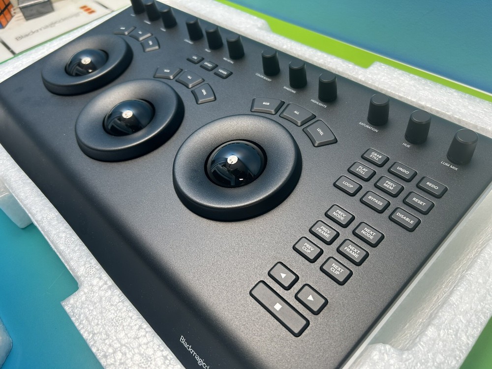 Blackmagic Design Davinci Resolve Micro Panel