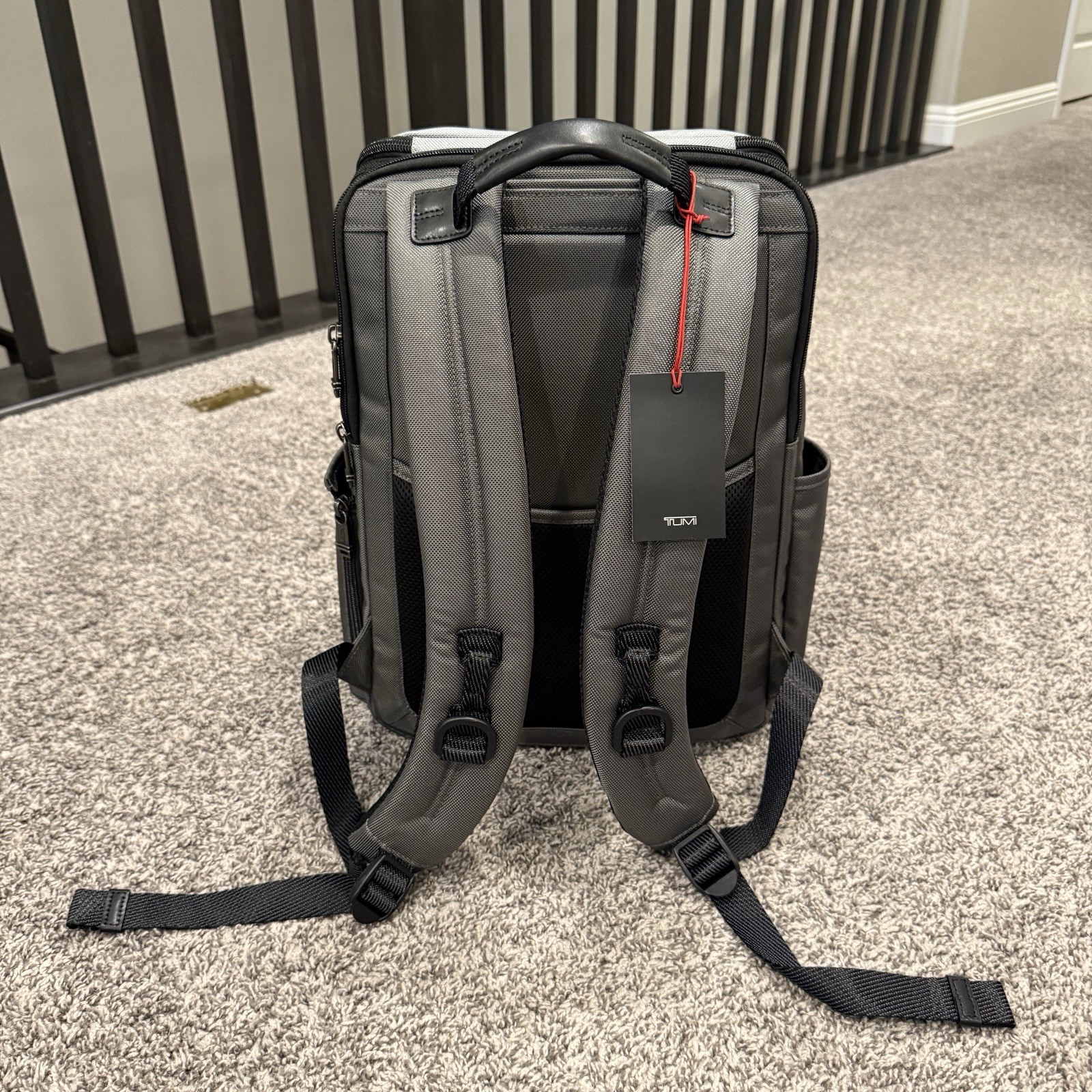 Tumi Fremont THORNHILL Backpack & 22” Vaporr international 22” Carry On Combo