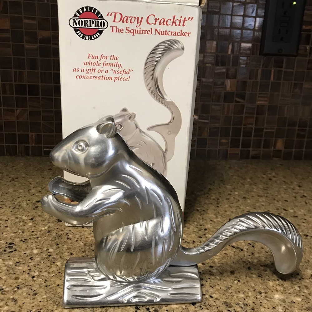 Cast Aluminum "Davy Crackit" Squirrel Nutcracker Norpro 5 1/2"