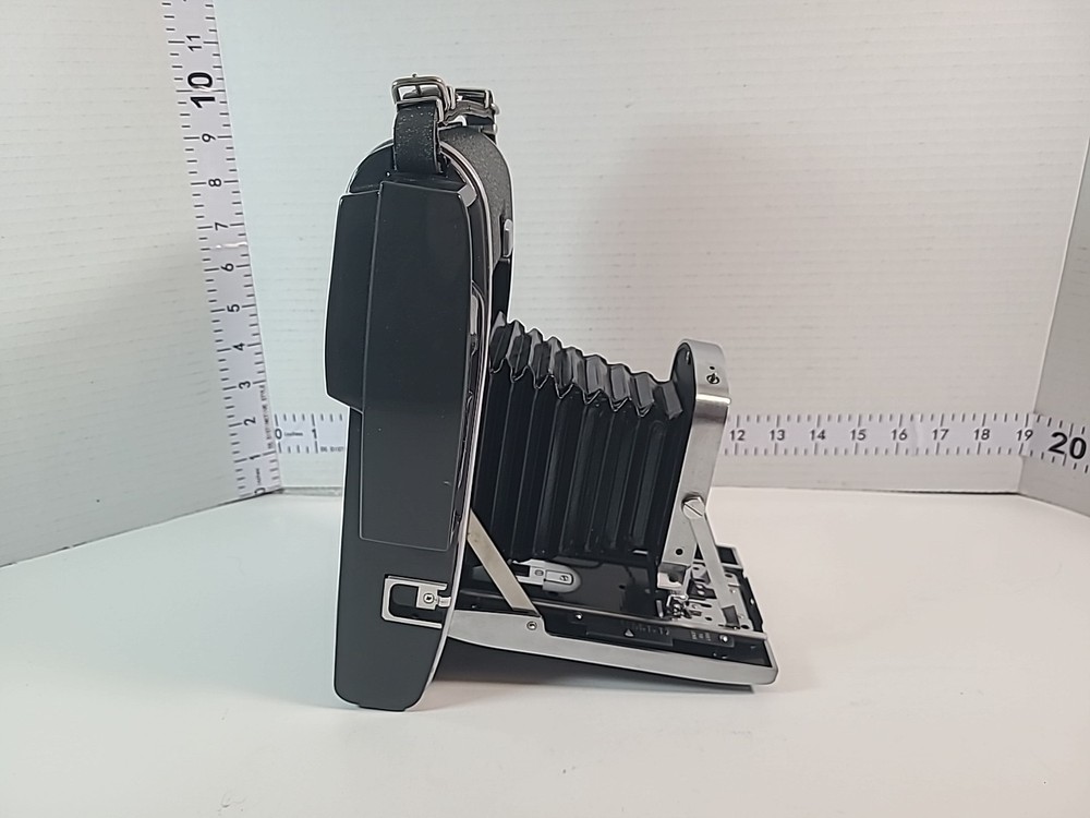 Polaroid Land Camera Model 150 With Case Flash Attachment Vintage Untested