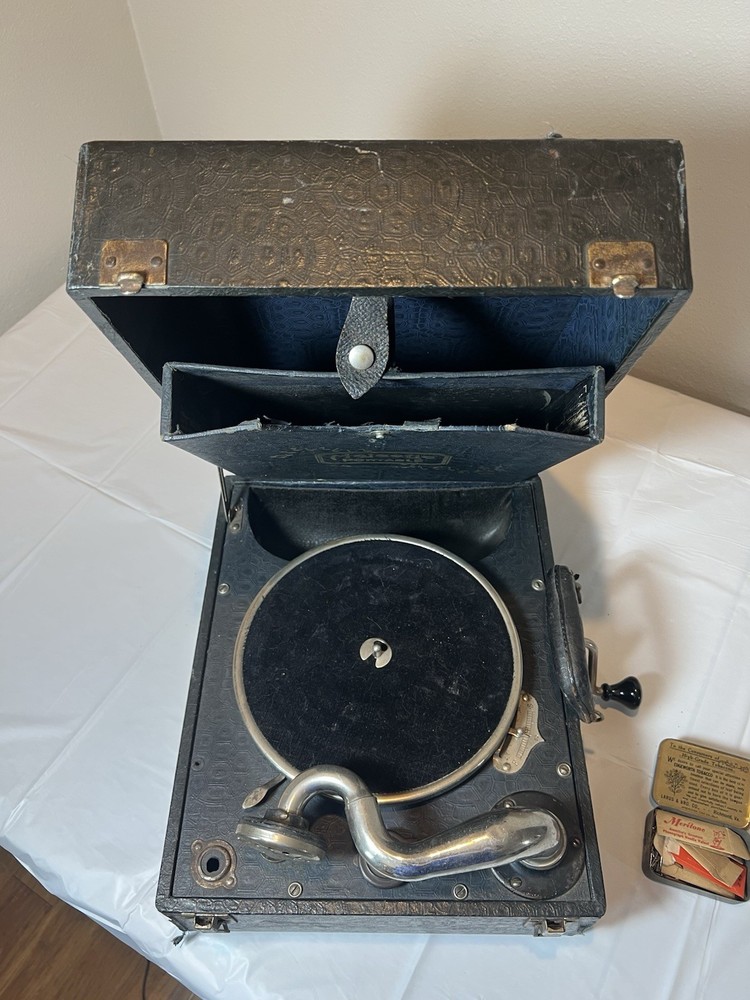 1920s Hand Crank Record Player