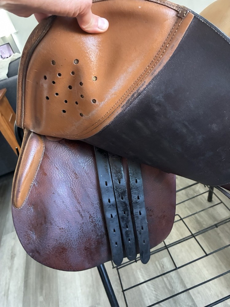 Beval LTD huntseat saddle