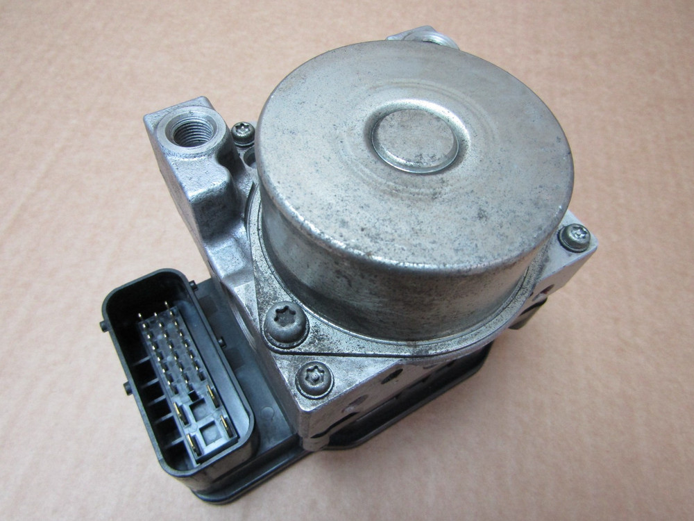 Triumph Tiger 800 2011 ABS pump control module NISSIN (14638)
